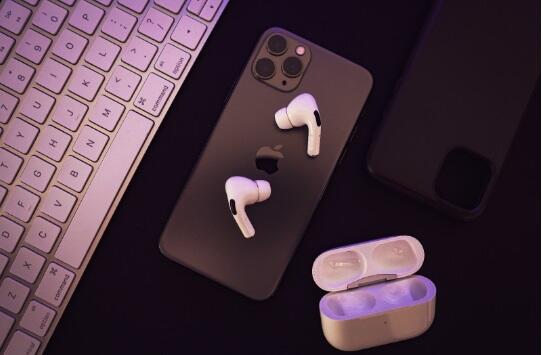 AirPods Pro обзавелися новими функціями