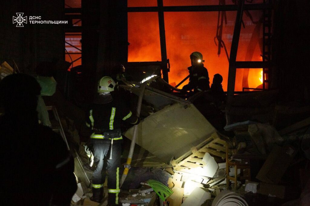 Російські війська здійснили масований нічний обстріл України: загинули діти та дорослі у восьми областях