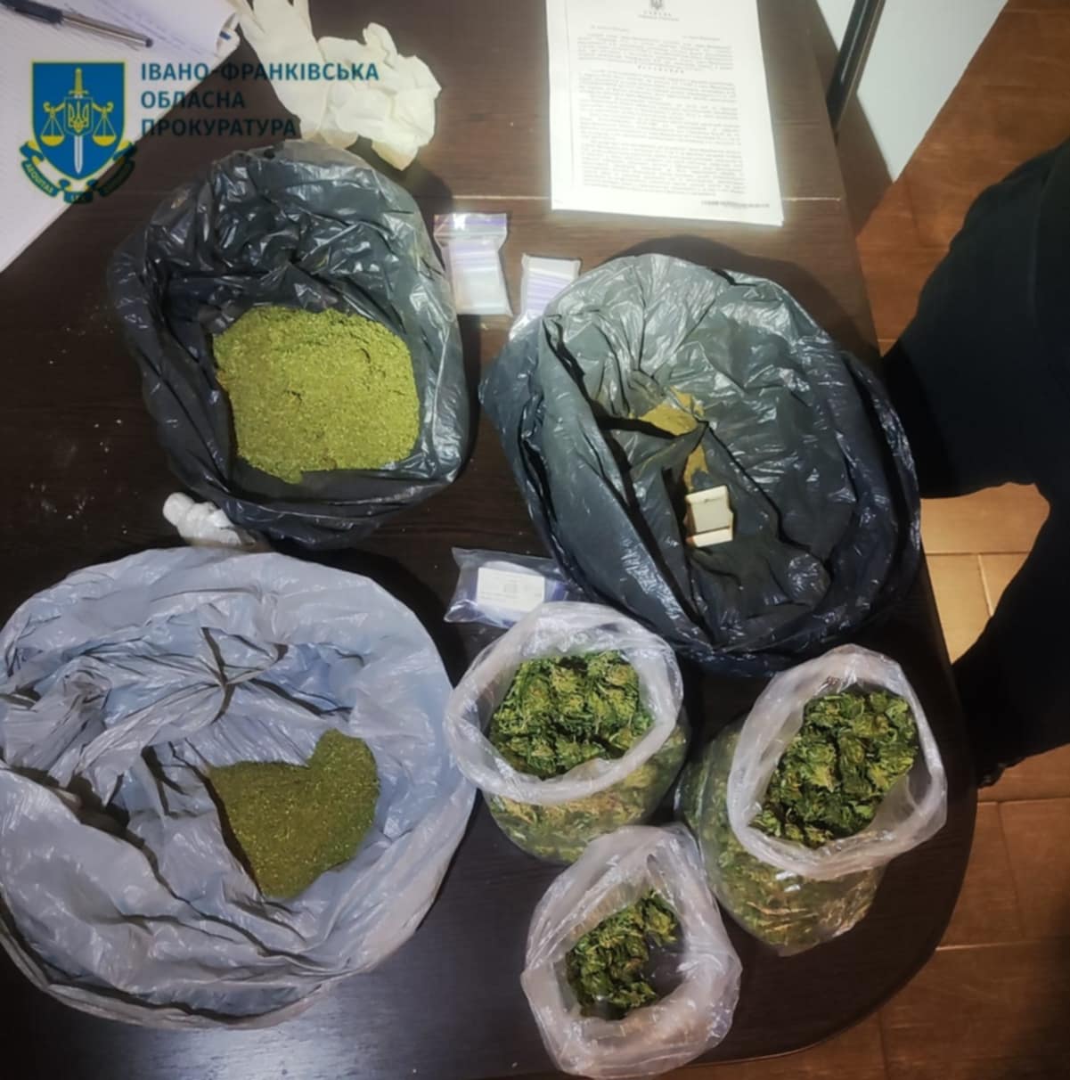 В Івано-Франківську судитимуть чоловіка, який налагодив збут наркотиків на прифронтову територію 1 В Івано-Франківську судитимуть чоловіка, який налагодив збут наркотиків на прифронтову територію