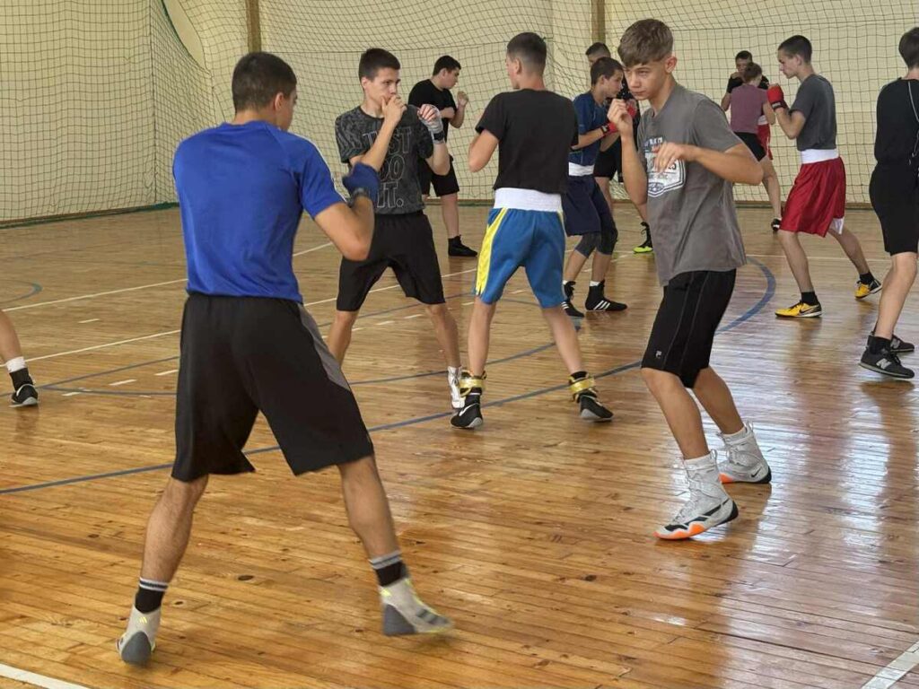 У Тлумачі відбуваються Всеукраїнські навчально‑тренувальні збори юних боксерів