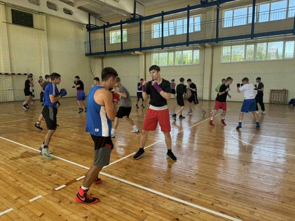 У Тлумачі відбуваються Всеукраїнські навчально‑тренувальні збори юних боксерів