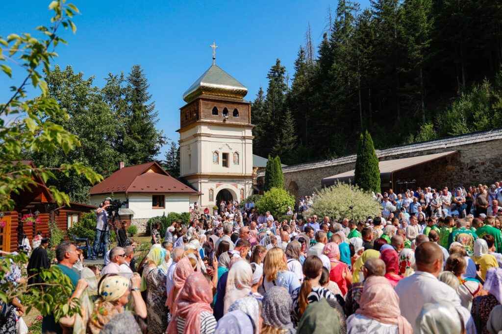 Як у Маняві за участі Митрополита Епіфанія проходила Всеукраїнська проща 