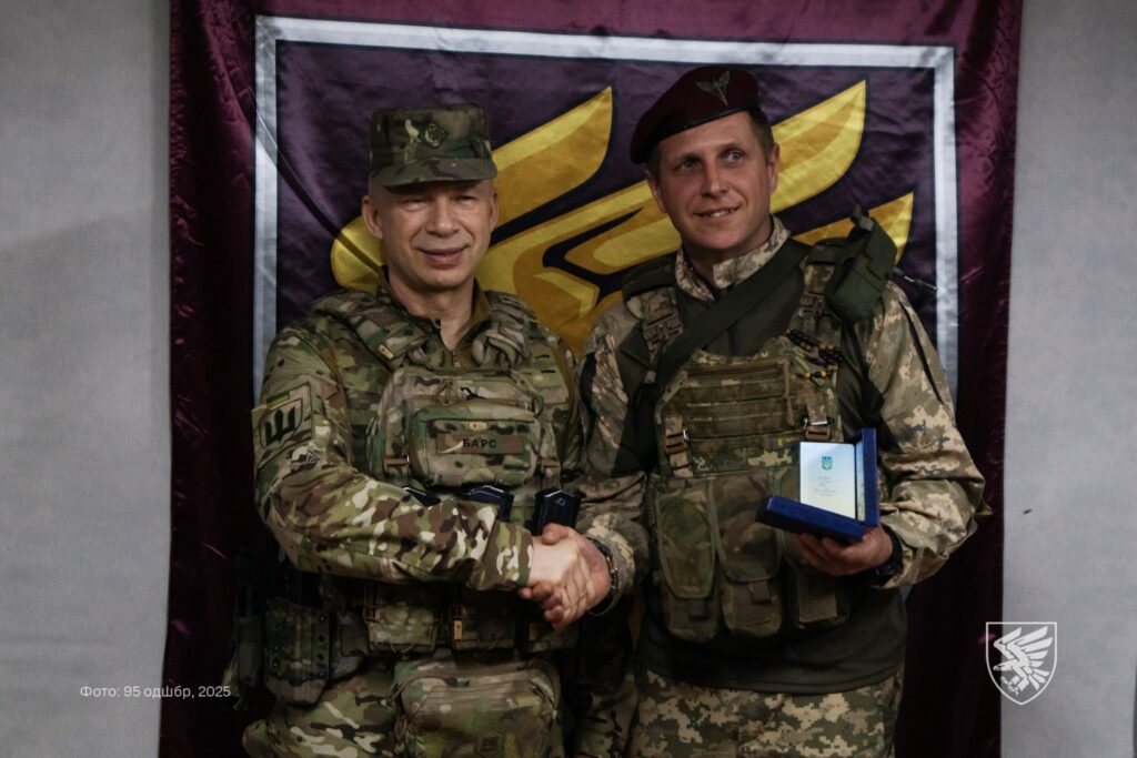 Військовий з Івано-Франківської області отримав нагрудний знак "Золотий хрест"