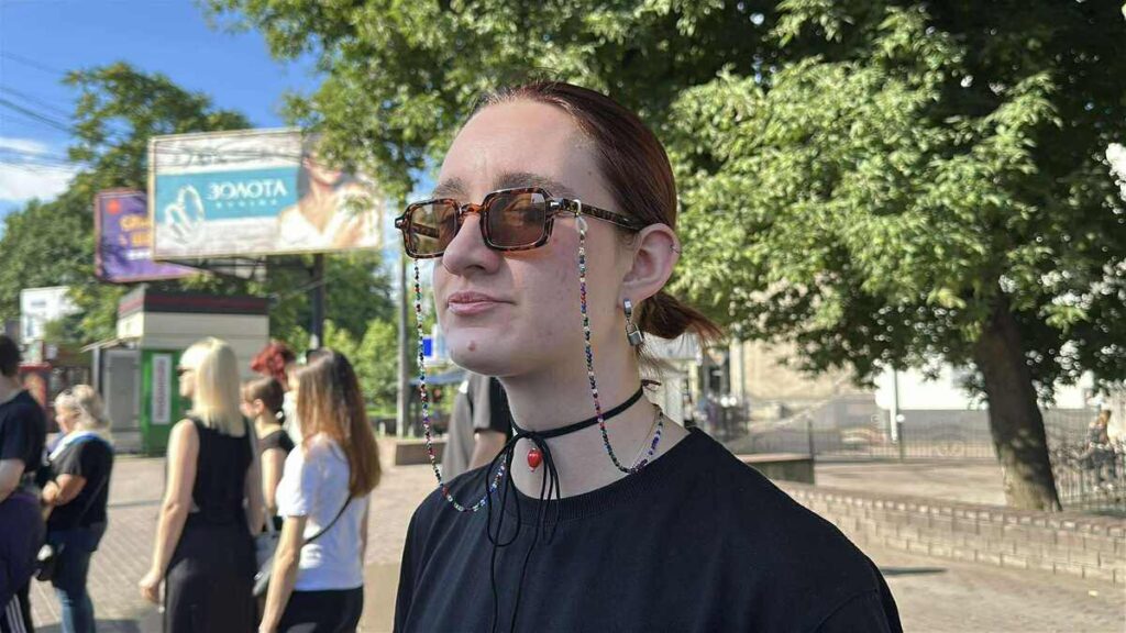 23 липня в Івано-Франківську біля залізничного вокзалу відбулася акція-нагадування «Хвилина мовчання», до якої долучились громадські активісти, рідні військових та небайдужі франківці.