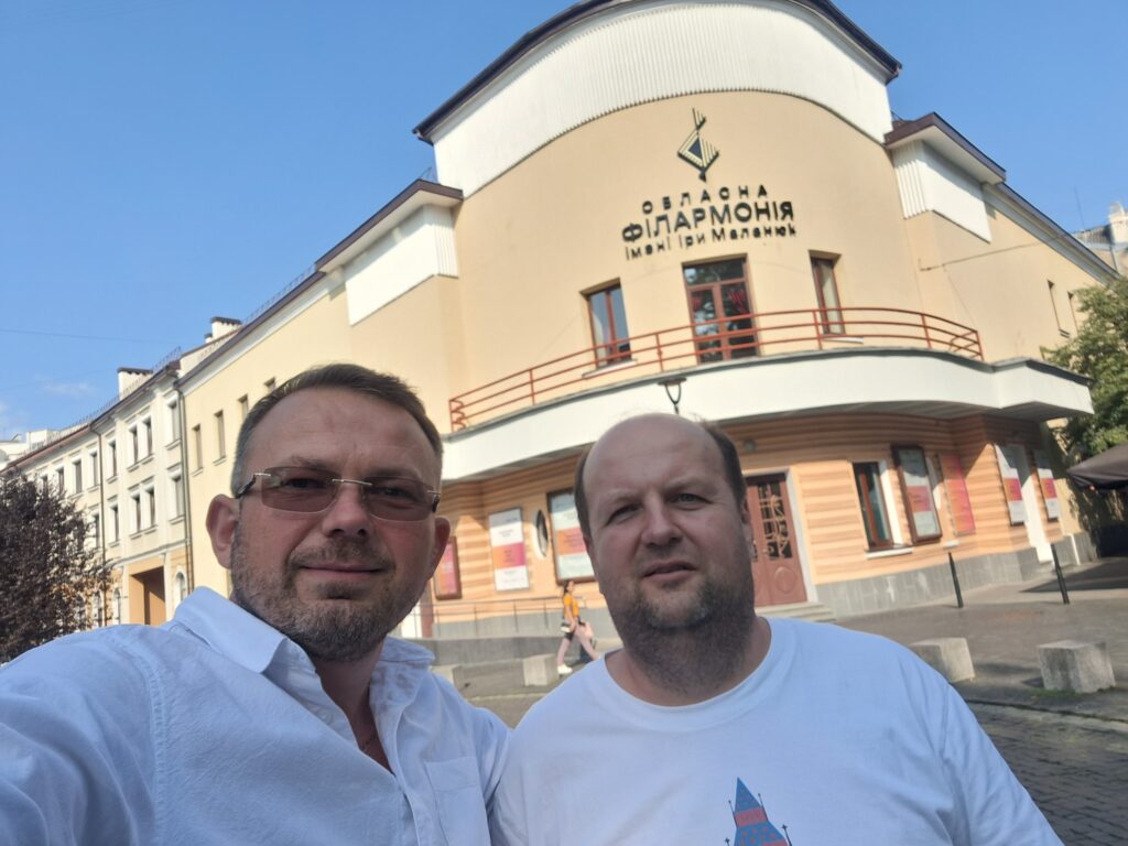 Філармонію Івано-Франківська відвідав лідер гурту ТіК Віктор Бронюк