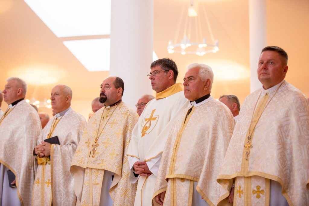 У селі Старуня, за участі Глави УГКЦ Блаженнішого Святослава, відбулося освячення нового храму