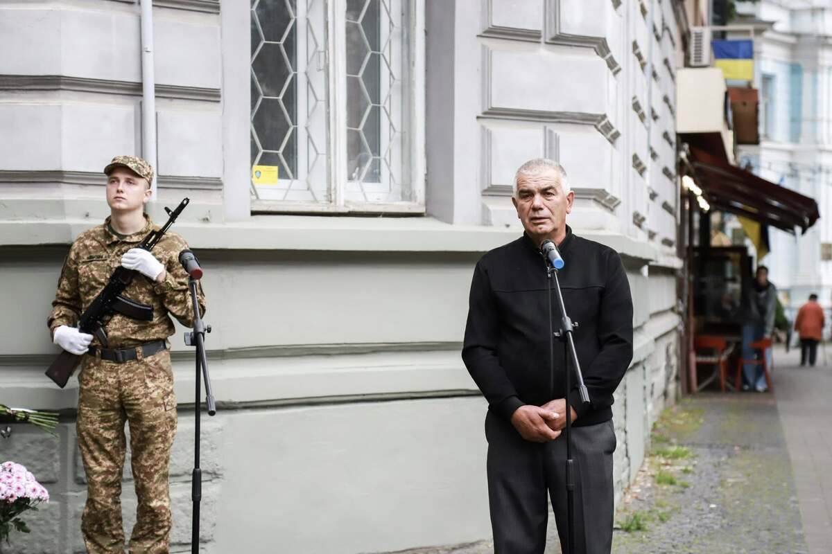 В Івано-Франківську відкрили пам’ятну дошку загиблому воїну Володимиру Фіголю