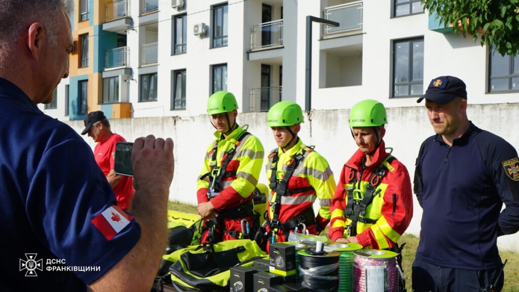 Делегація Firefighter Aid Ukraine відвідала рятувальників Івано-Франківська