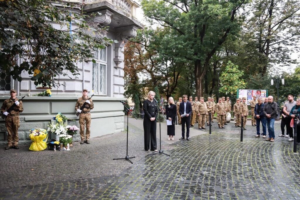 В Івано-Франківську відкрили пам’ятну дошку загиблому воїну Володимиру Фіголю