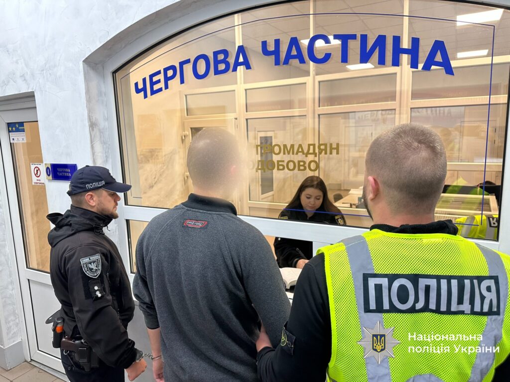 В Івано-Франківську затримали чоловіка, який на замовлення російських спецслужб палив авто військових