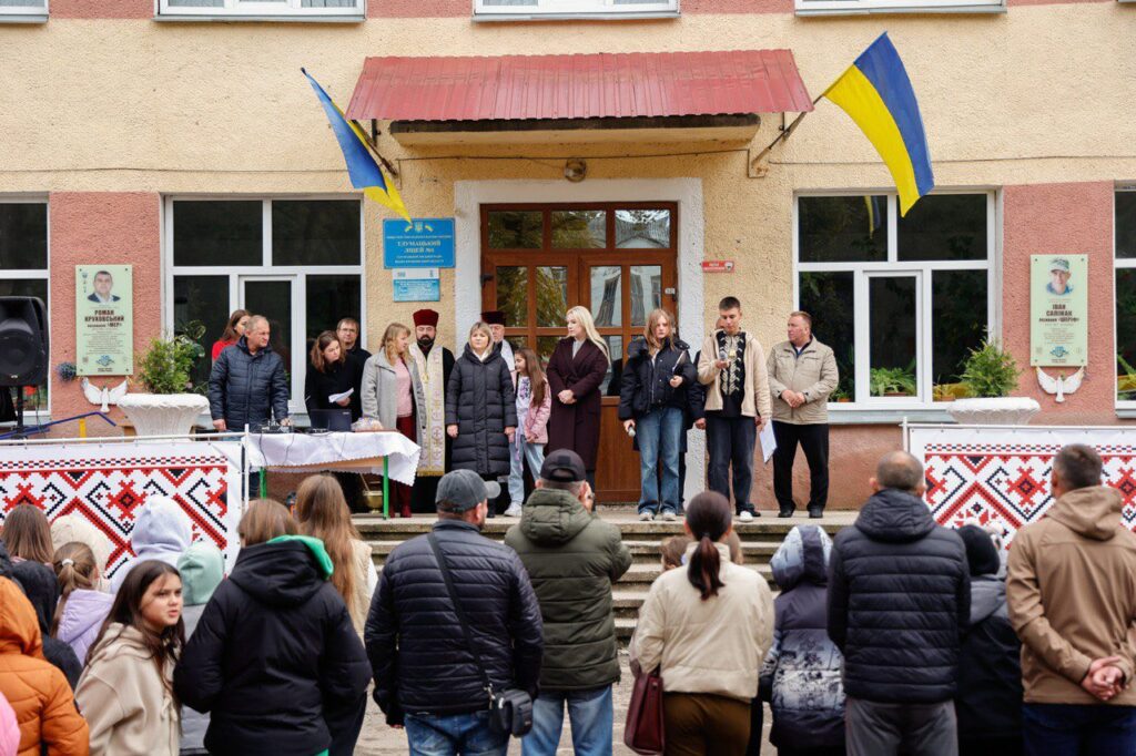 Учні Тлумацької громади отримали новий шкільний автобуc