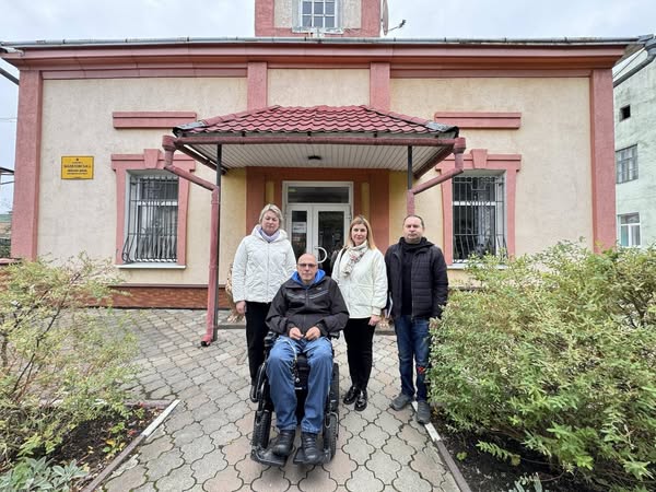 У Болехові перевірили, наскільки туристичні локації зручні для людей з інвалідністю