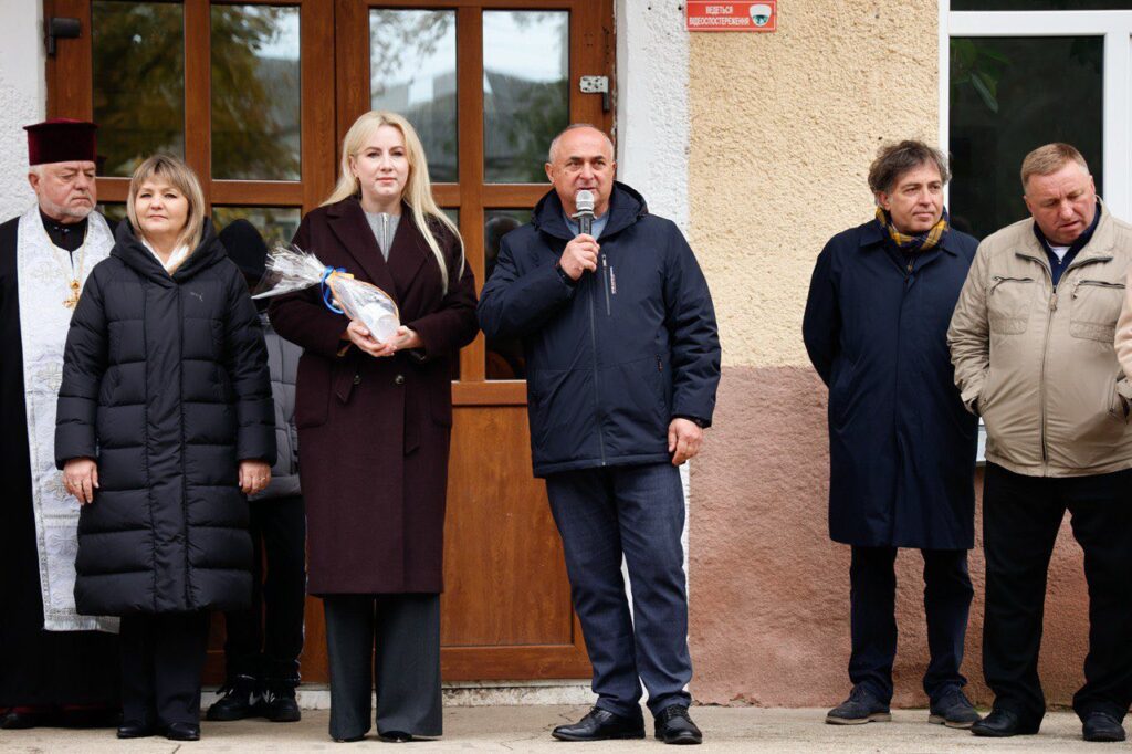 Учні Тлумацької громади отримали новий шкільний автобуc