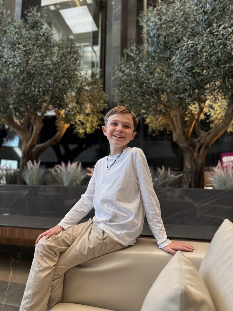 Мати хлопчика з рідкісною хворобою Максима Цуцмана розповіла про перші результати лікування