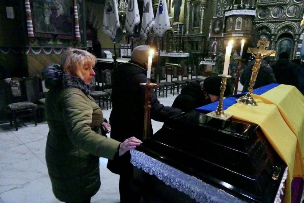 У Калуші попрощалися з полеглим захисником Ярославом Калиновським