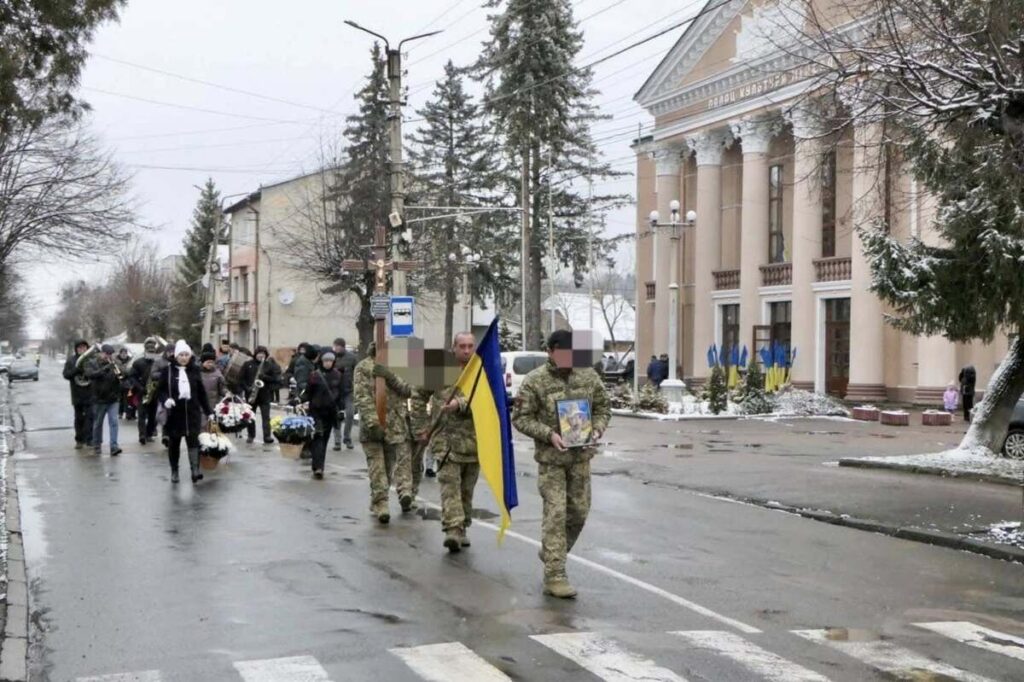 У Калуші попрощалися з полеглим захисником Ярославом Калиновським