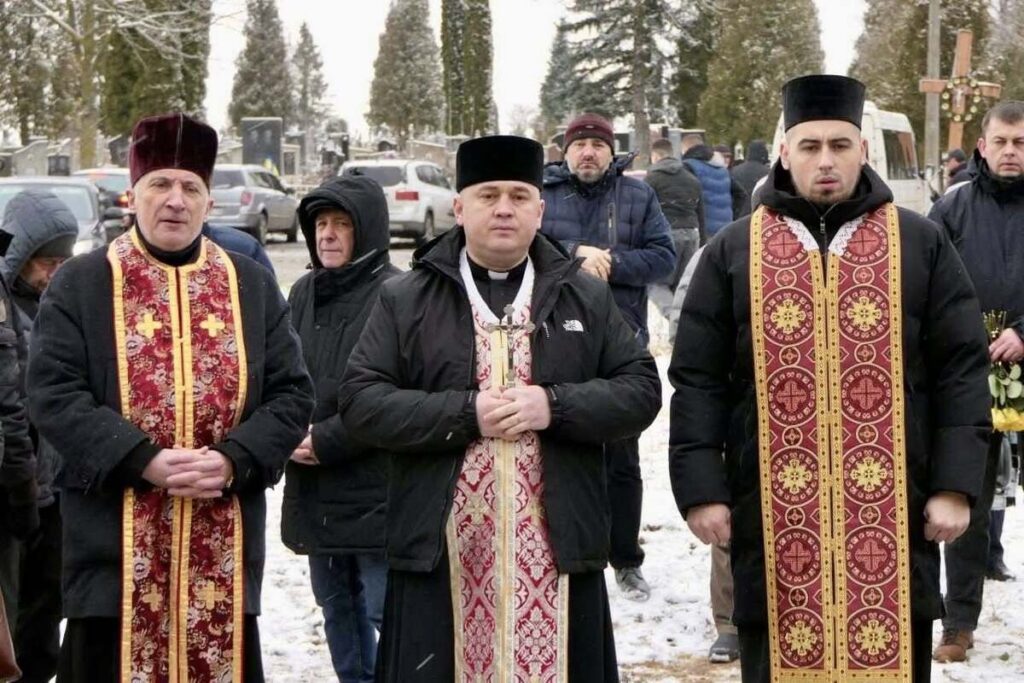 У Калуші попрощалися з полеглим захисником Ярославом Калиновським
