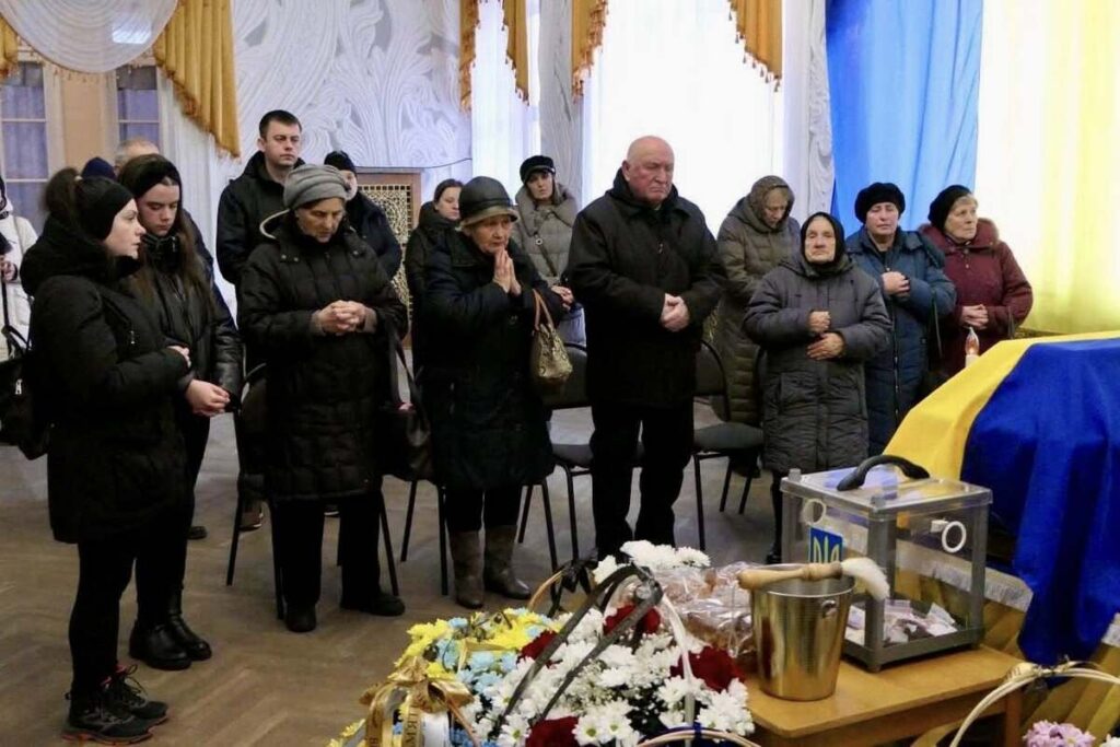 У Калуші попрощалися з полеглим захисником Ярославом Калиновським