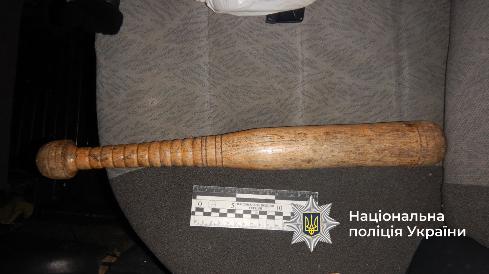 В Івано-Франківську 32-річний чоловік битою побив пенсіонера