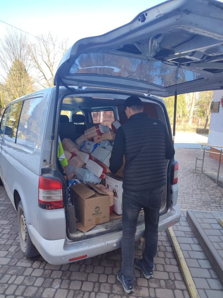 Волонтери «Української команди» Прикарпаття передали допомогу кардіологічному та онкологічному центрам