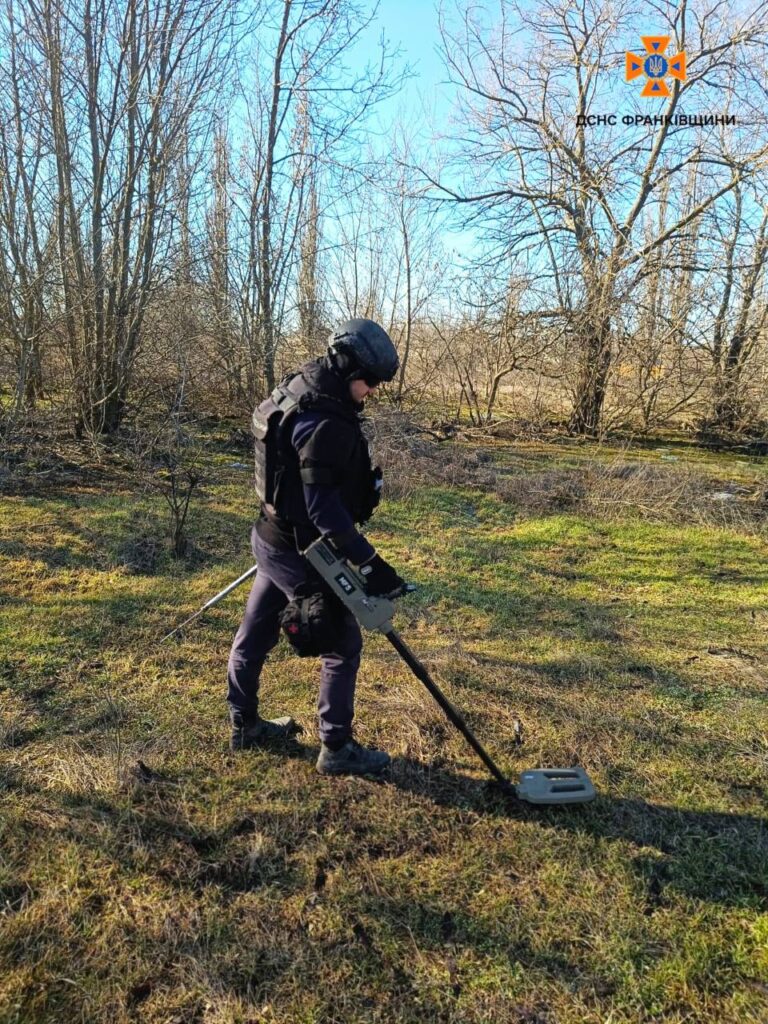 Як піротехніки з Івано-Франківщини розміновують деокуповані території Херсонщини