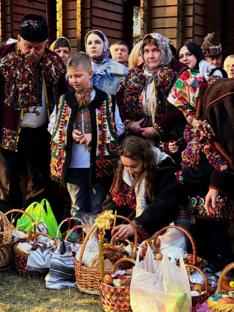 Телеведучий Андрій Бєдняков святкував Великдень у Криворівні