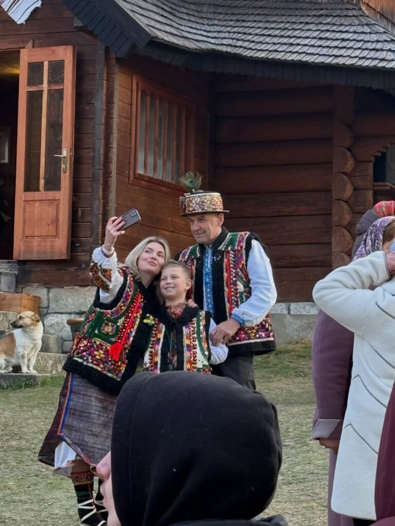 Телеведучий Андрій Бєдняков святкував Великдень у Криворівні