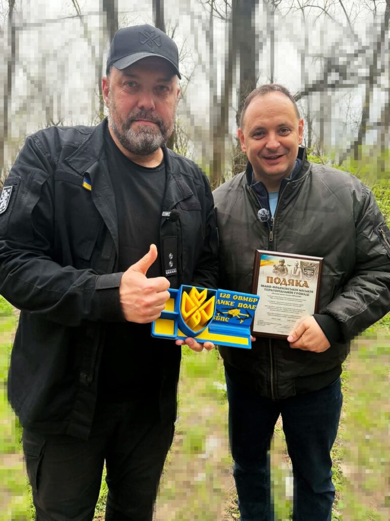 Мер Івано-Франківська Руслан Марцінків повіз на передову дрони та старлінки