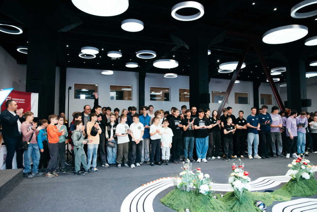 В Івано-Франківську пройшли відкриті обласні змагання «Roborace – 2026»