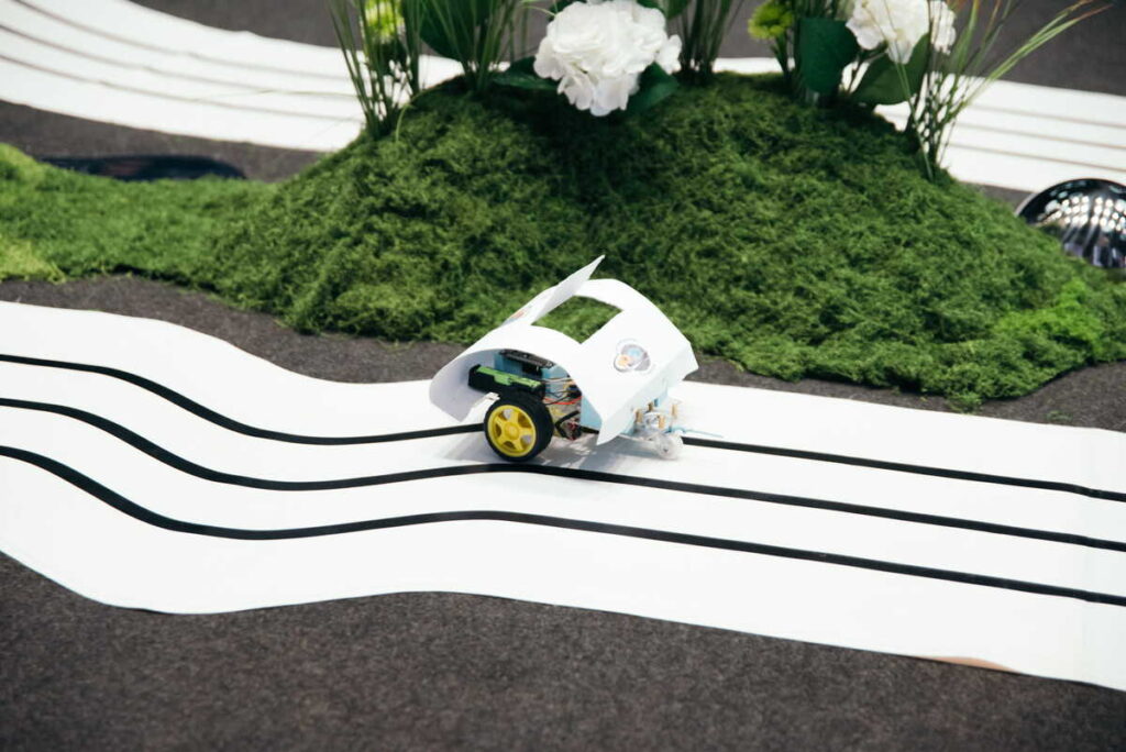 В Івано-Франківську пройшли відкриті обласні змагання «Roborace – 2026»