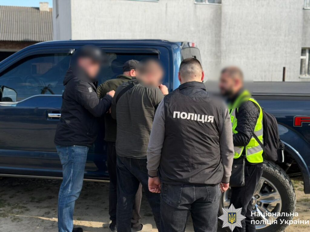 На Івано-Франківщині керівник одного з ЦНАПів за 70 тисяч гривень обіцяв підприємцю вплинути на податківців