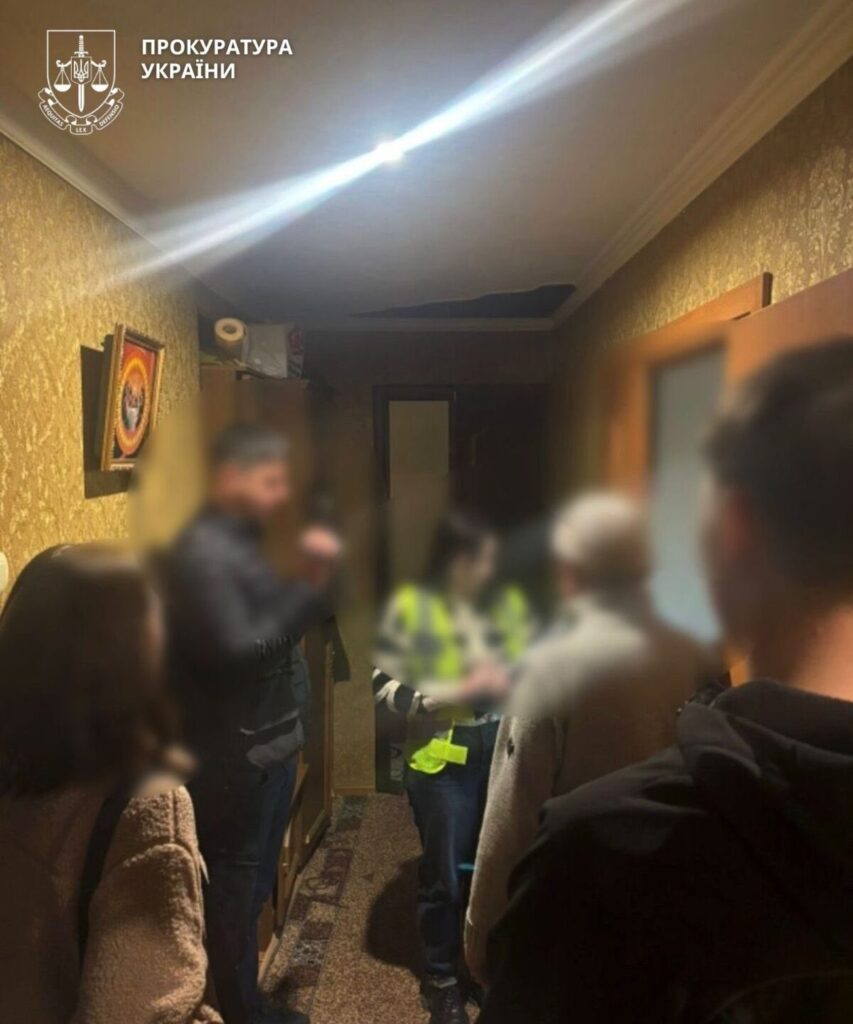 В Івано-Франківську мешканки Львівщини налагодили діяльність із надання платних інтимних послуг (фото) 3 В Івано-Франківську мешканки Львівщини налагодили діяльність із надання платних інтимних послуг