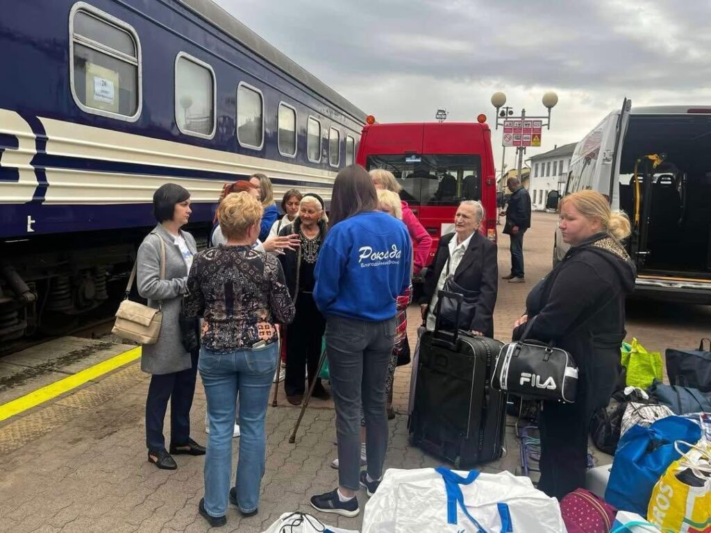 На Івано-Франківщину прибули ще 19 евакуйованих із Донеччини та Дніпропетровщини