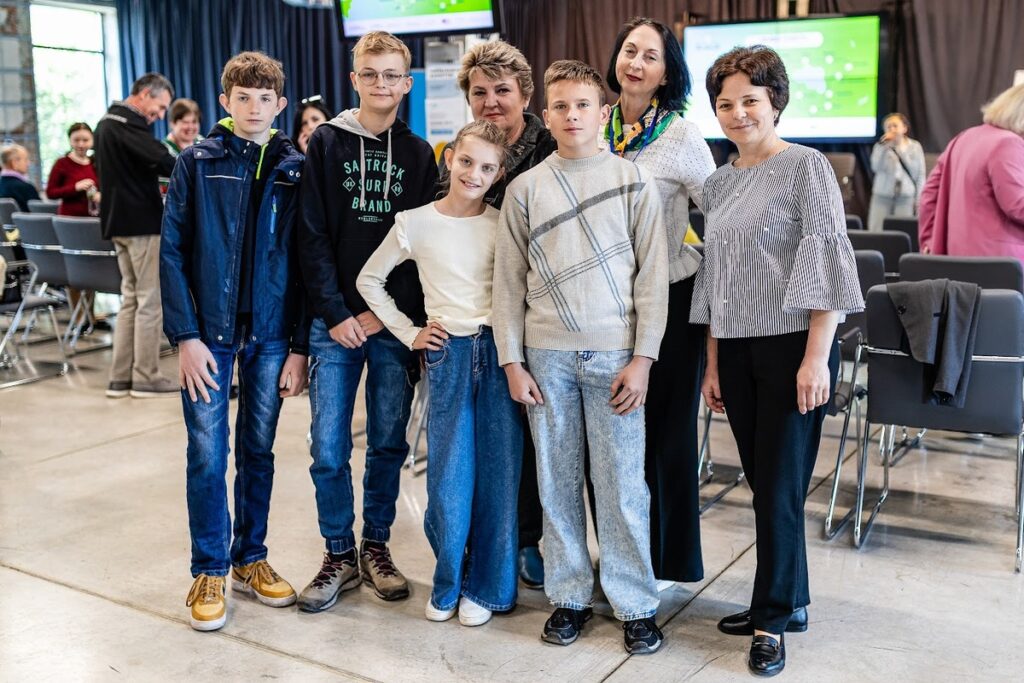 Понад 1100 дітей на Івано-Франківщині зростають у сімейних формах виховання 3 ph 0001