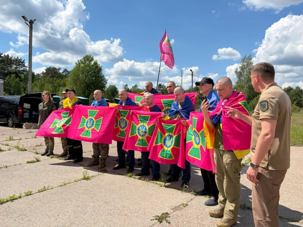 Новий обмін полоненими: додому повернулися 186 українців, серед них оборонці Маріуполя та «Азовсталі» 