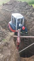 У Верховині чоловіка засипало землею під час копання криниці (фото)
