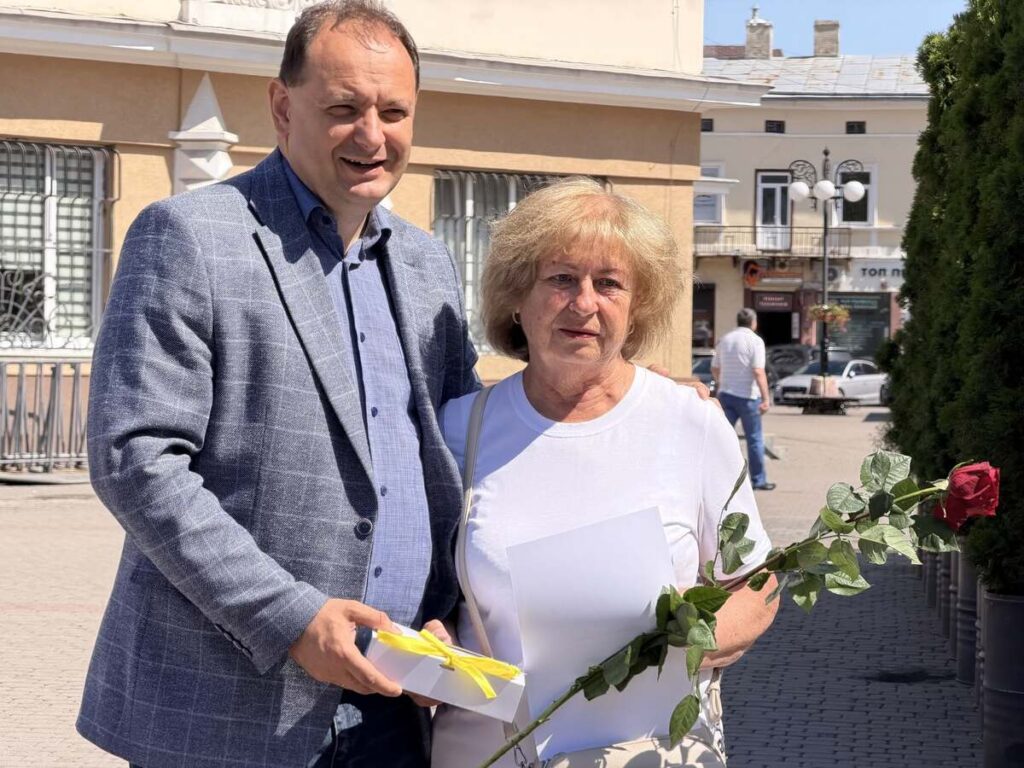 Як в Івано-Франківську переселенці зі сходу та півдня долають мовний бар'єр (фото) 3 719533048 1600918651604385 4020258595670680675 n