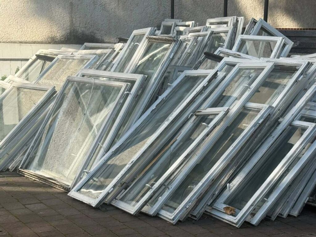 В Івано-Франківську відновлюють пошкоджені дронами медзаклади: уже замінили 143 вікна (фото) 2 721466328 1018180370546834 5806063196165530731 n